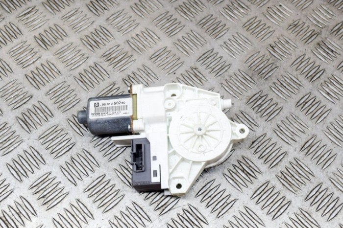 Motor macara geam ușă st&acirc;nga spate CITRO&Euml;N C6 TD_ 2007 OEM: 9661050280,994351-103,0130822259 | 14206471