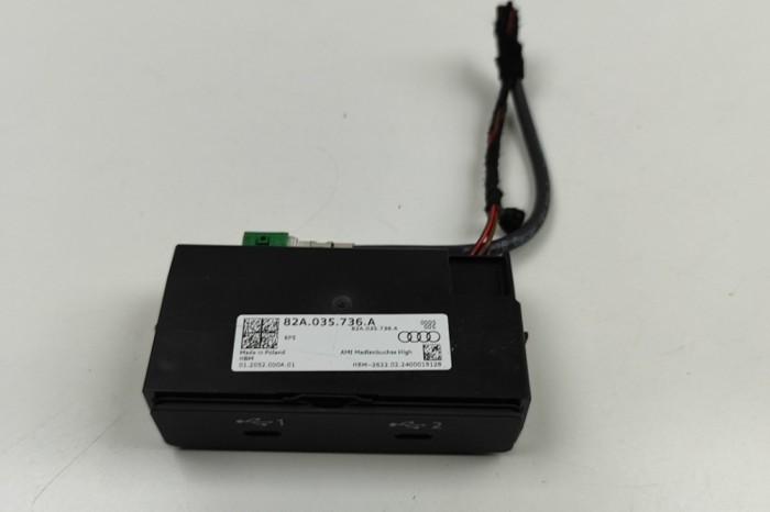 USB AUDI A3 Limousine 8YS 2024 OEM: 82A035736A 30618928