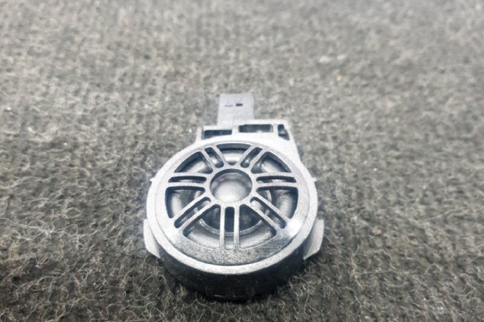 Difuzor ușă st&acirc;nga față TESLA MODEL 3 2018 OEM: 1079741-00-A 11372331
