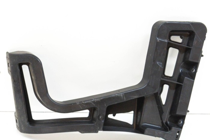 Suport bara de protecție dreapta spate PEUGEOT 5008 2011 OEM: 9686247680 14252851