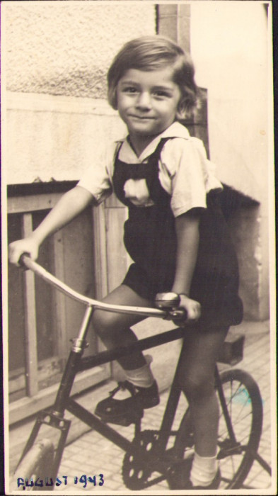 HST P919 Poză 1943 fetiță cu bicicletă Rom&acirc;nia
