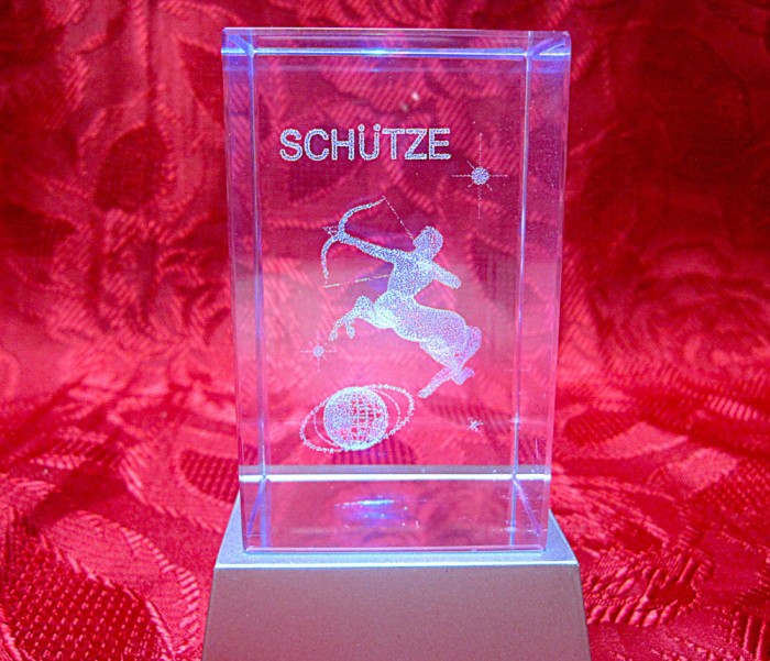 FIGURINA CRISTAL BLOC CRISTAL STICLA OPTICA ZODIA SAGATATOR CU SUPORT CU LEDURI