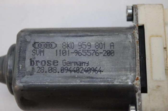 Motor macara geam ușă st&acirc;nga față AUDI A4 8K2, B8 2010 OEM: 8K0959801A 2670622