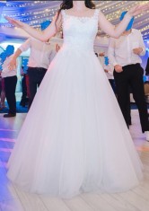 Vand rochie mireasa tip printesa White Lady