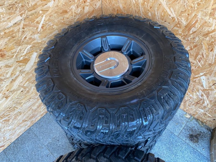 Set roți Hummer H2 cu anvelope Cooper Discoverer &ndash; 8000 lei