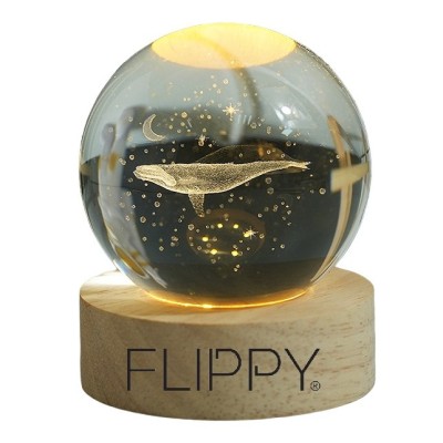 Lampa led decorativa, flippy, cu bila de cristal cu diametru 6cm, model balena 3d, alimentare usb, suport din lemn, lumina alb cald foto