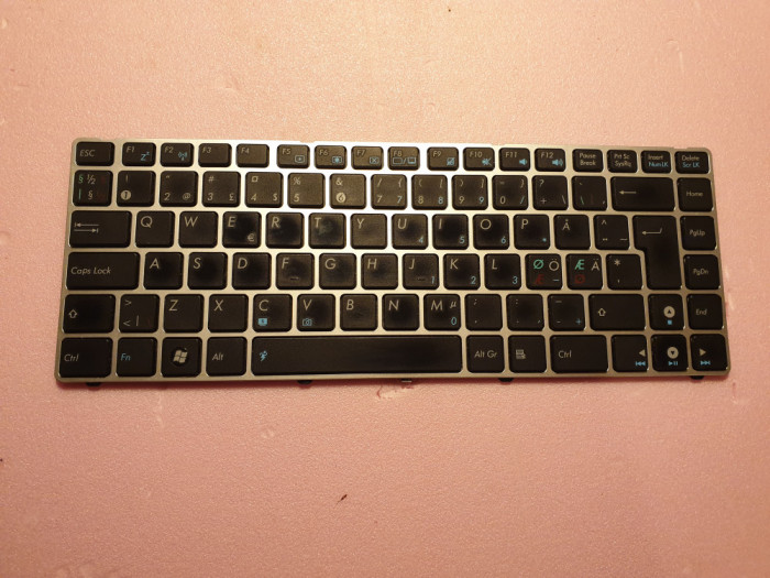 tastatura laptop ASUS UL30A