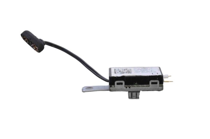Amplificator de antena TESLA MODEL S 2016 OEM: 1004793-00-E