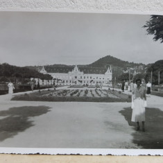 BRASOV - VEDERE SPRE ADMINISTRATIA FINANCIARA , FOTOGRAFIE TIP CARTE POSTALA , STUDIO KLEIN BRAILA , MONOCROMA, DATATA 1933