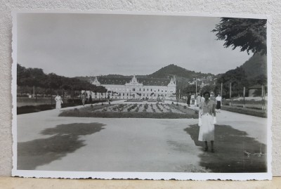 BRASOV - VEDERE SPRE ADMINISTRATIA FINANCIARA , FOTOGRAFIE TIP CARTE POSTALA , STUDIO KLEIN BRAILA , MONOCROMA, DATATA 1933 foto