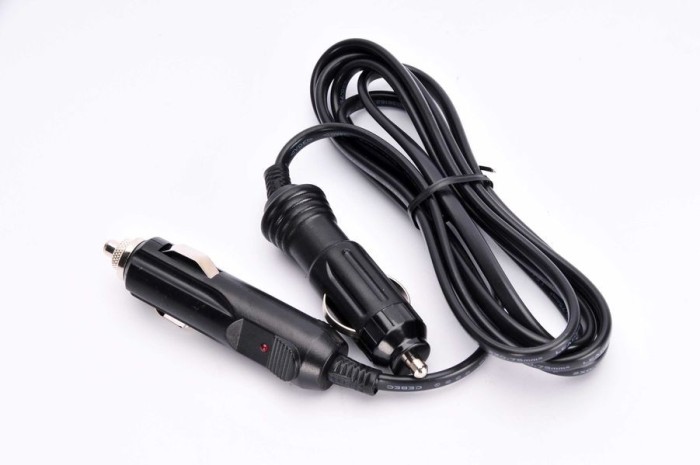 Prelungitor incarcator bricheta auto 12V Prelungitor incarcator bricheta auto 12V