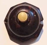 Cumpara ieftin CY - Buton vechi de sonerie pentru chemat servitori majordomi / bachelita &amp; plastic dur / este neechipat / D: 4,50 cm H: 2,50 cm (butonul alb ridicat)