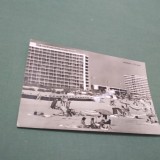 CARTE POSTALA MAMAIA -PE PLAJA CIRCULATA