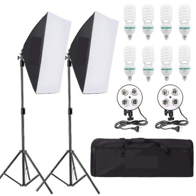 Kit de 2 softboxuri, soclu de 4 becuri, 2 trepiezi reglabili 200 cm, 8 becuri de 85W, geanta de transport inclusa foto