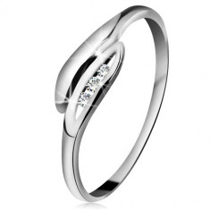 Inel din aur alb 14K - frunze ușor curbate, trei diamante transparente - Marime inel: 55