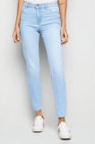 Blugi conici dama, Raspberry