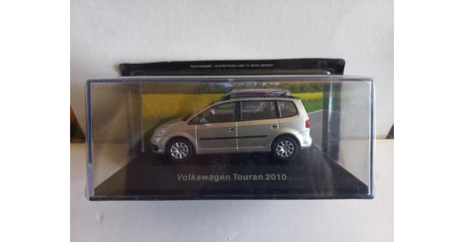 VW PASSAT B2 1985 SILVER 1:43 Ixo Model Auto Stradali Die Cast