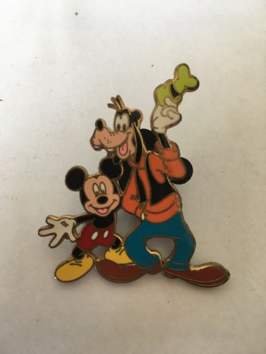 Insigna Disney cu Pluto si Mickey, metal, 5cm, colectie