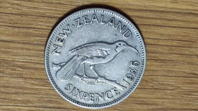 Noua Zeelanda -moneda de colectie- 6 pence 1936 argint -George V- superba ! foto