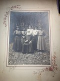 Fotografie veche - Preot si enoriase - Sf. sec. 19 inceput sec. 20