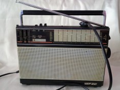 Aparat radio VEF 221