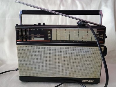 Aparat radio VEF 221 foto