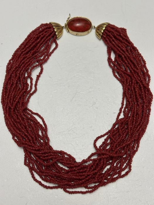 COLIER CORAL - Natural - Mare - Format din 20 siraguri mici - 45cm - Vintage !