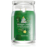 Yankee Candle Shimmering Christmas Tree lum&acirc;nare parfumată Signature 567 g