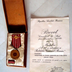 MEDALIE A 50 A ANIVERSARE A PARTIDULUI COMUNIST ROMAN 1921 - 1971 cu brevet