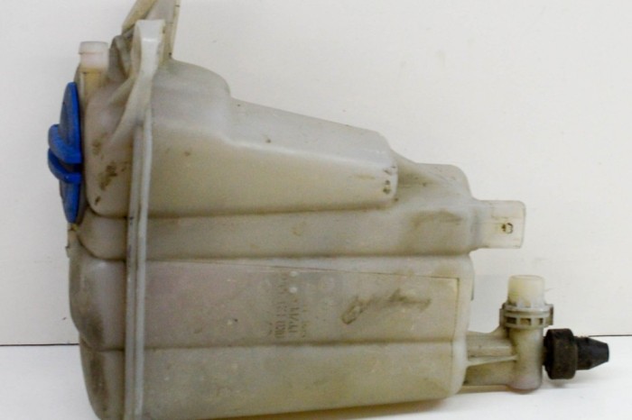 Vas de expansiune AUDI A4 Avant 8K5, B8 2010 OEM: 8K0121403G 21473850
