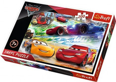 PUZZLE TREFL 200 PE DRUMUL VICTORIEI CARS3 foto