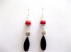 Cercei cu coral rosu si howlite negru 40610