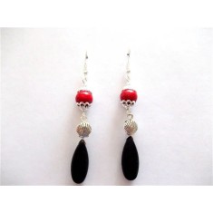 Cercei cu coral rosu si howlite negru 40610