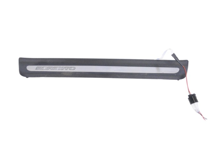 Ornament prag interior dreapta față KIA SORENTO III UM 2019 OEM: 85883-C5200 22153036