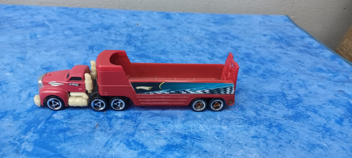 Red Hot Wheels | macheta camion transportor | 20*4*5 cm