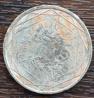 (A157) MONEDA DIN ARGINT FRANTA - 5 EURO 2013, FRATERNITE foto