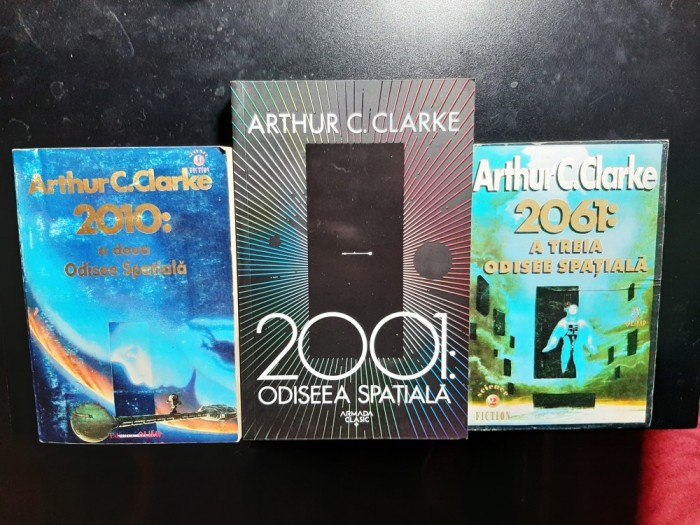 Primele 3 vol. din Space Odyssey de Arthur C. Clarke (2001: Odiseea spatiala - Armada Nemira, 2010+2061: a doua + a treia odisee spatiala - Olimp)