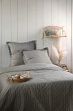 Cuvertura Matlasata Cleo 260x240cm, 2 Fete De Perna 65x65cm, Culoare Greige, 100% Poliester