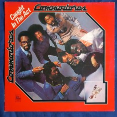 LP : Commodores - Caught In The Act _ Tamla, UK, 1975 _ VG+ / V G+ foto
