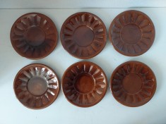Lot 6 farfurii mici ceramica lut ars si glazurat maro, vechi, 13cm diametru