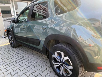 Set complet premium 12 bandouri aripa + usa Dacia Duster 2 2018-2024 foto