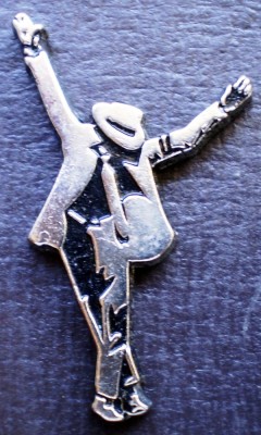 I.880 INSIGNA PIN MICHAEL JACKSON foto