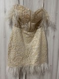 Rochie elegantă cu pene