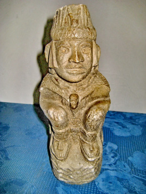 A800-Statuieta gen incas, aztech din ciment. foto