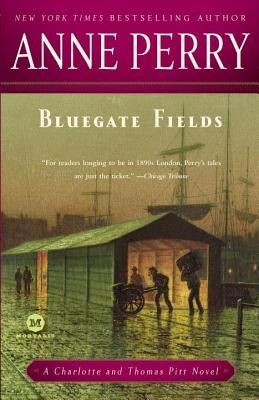 Bluegate Fields: A Charlotte and Thomas Pitt Novel foto
