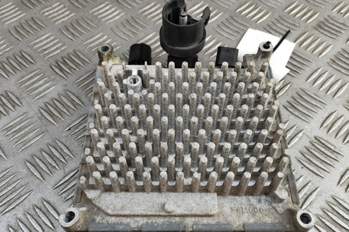 Unitate de distribuție a energiei FORD PUMA J2K, CF7 2022 OEM: LX7A-14B227-AJ | 31865378
