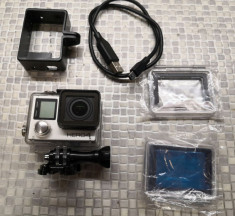 Action camera GoPro HERO 4 Silver + 32GB microSD + suport, stare impecabila foto