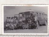 bnk foto Excursionisti langa autocar TV 2