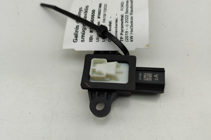 Senzor de impact dreapta față FORD PUMA J2K, CF7 2022 OEM: GN15-14C676-AA | 31865650