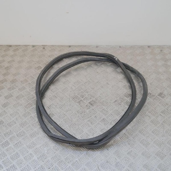 Garnitura ușă st&acirc;nga față PORSCHE CAYENNE 92A 2011 OEM: 7P0867365B | 2557559